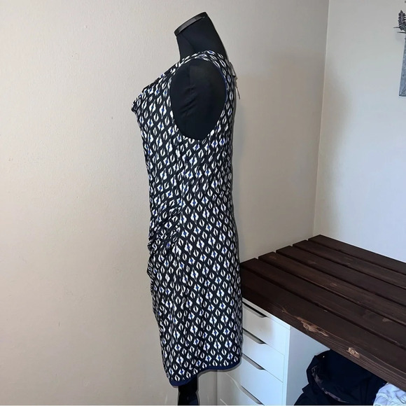 Athleta Reversible Inverse Drape Dress Size Medium ❤️ - Picture 3 of 10